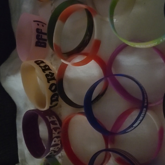 Lot Of Silicone Bracelets - Picture 2 of 3